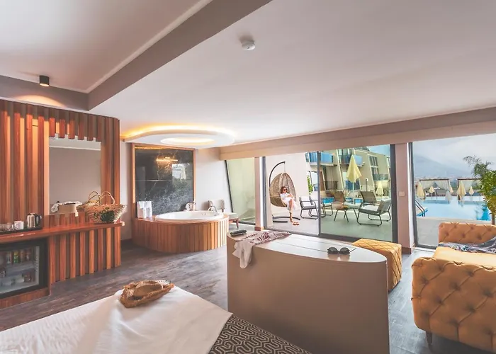 Orka Cove Hotel Penthouse&Suites